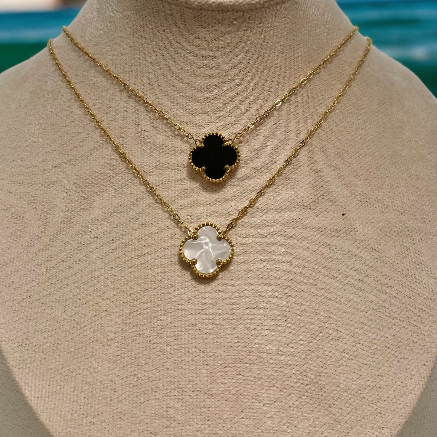 Clover Black/White Trendy Necklace